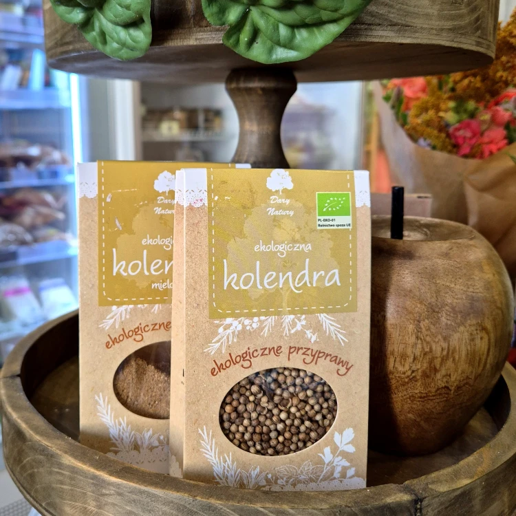 kolendra-ziarno1-bio-niebanalna-spizarnia.jpg