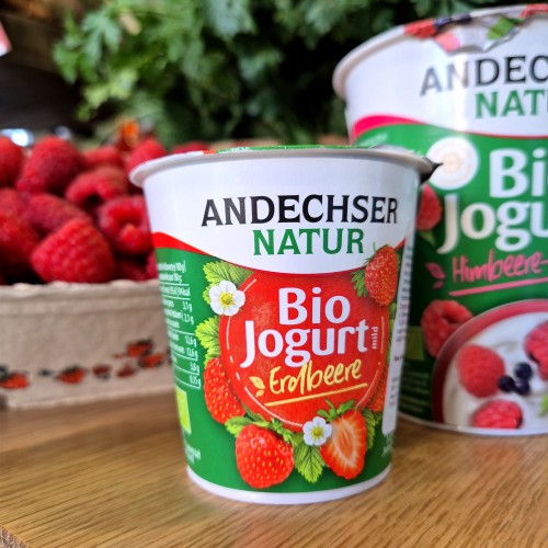 jogurt-truskawkowy-bio-niebanalna-spizarnia.jpg