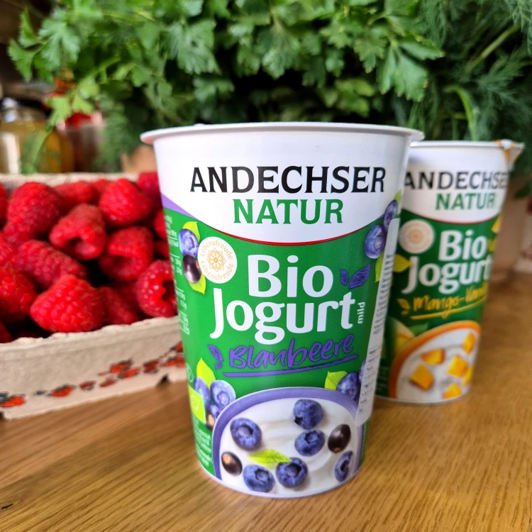 jogurt-borowkowy-bio-niebanalna-spizarnia.jpg
