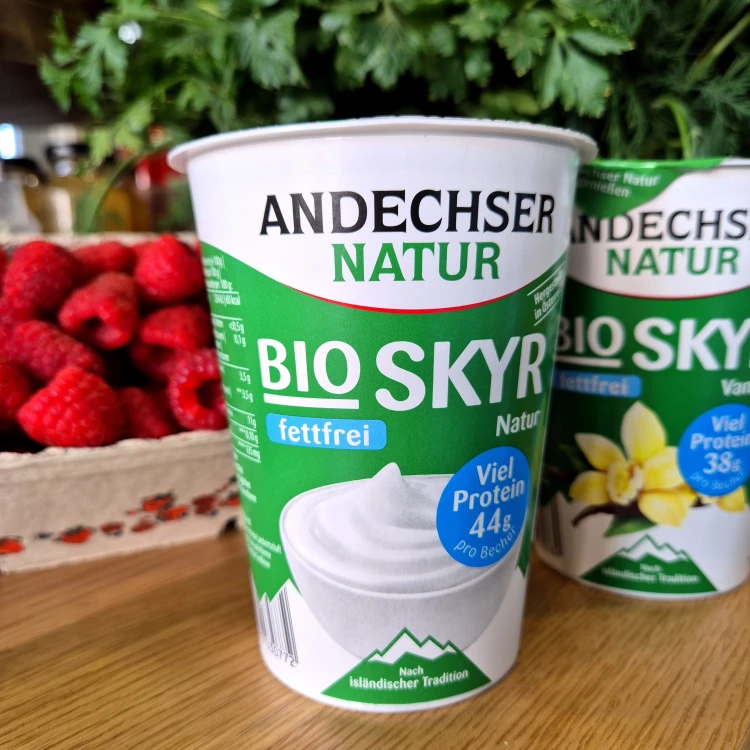 skyr-naturalny-bio-niebanalna-spizarnia.jpg