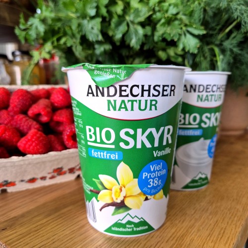 skyr-waniliowy-bio-niebanalna-spizarnia.jpg